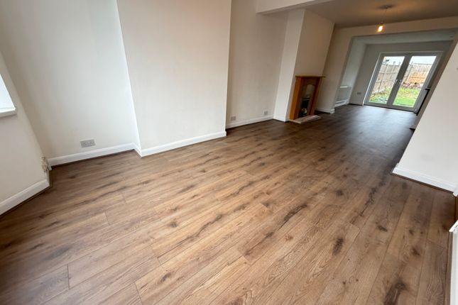 Roland Avenue, COVENTRY photo 3