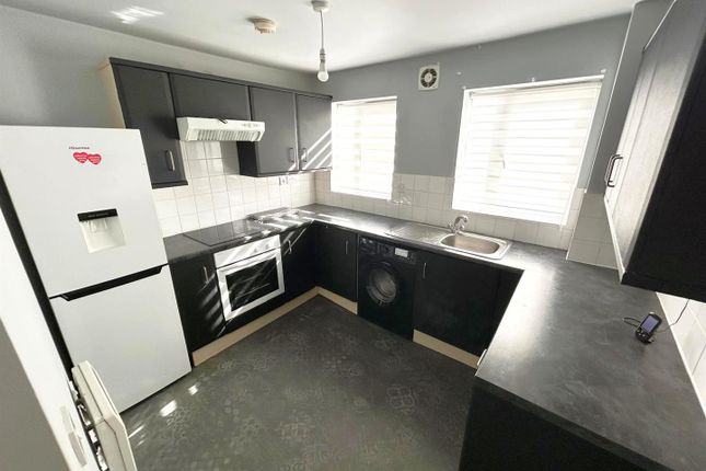 26, Langdale Grove, Corby photo 4