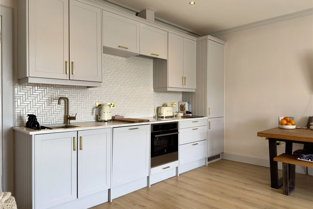 8/3 Grange Terrace, Grange Terrace, Edinburgh photo 4