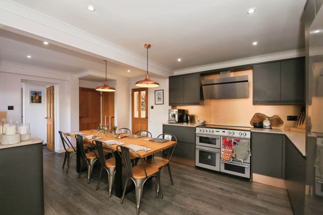 7, Hatt Close, Moulton photo 2