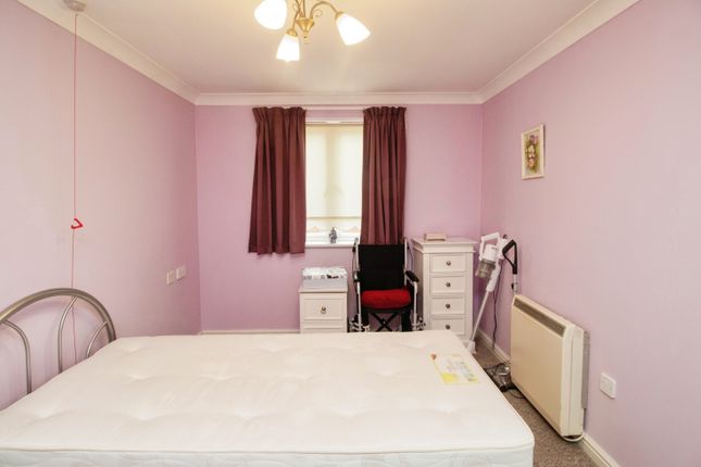 29, Aragon Court, Hadleigh photo 4