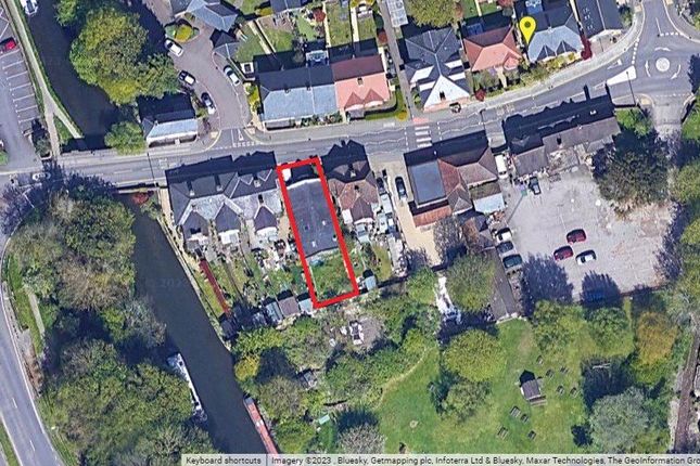 Detached house for sale in Bridge Road, Hunton Bridge, Kings Langley