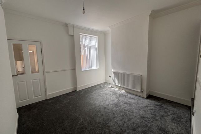 70, Wolverhampton photo 4