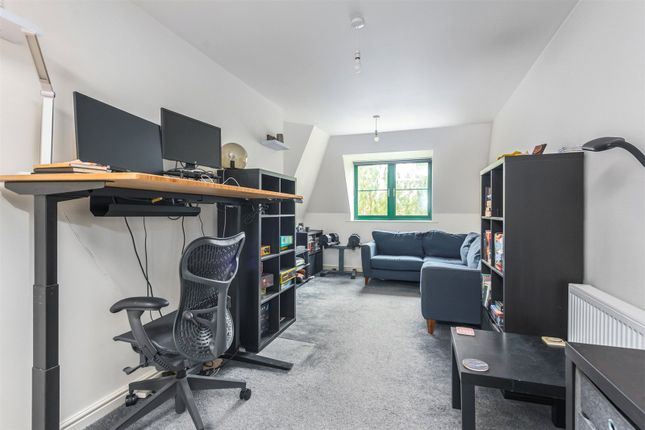 22 Lorica House, Fleet Mill,, Minley Road, Hampshire photo 3