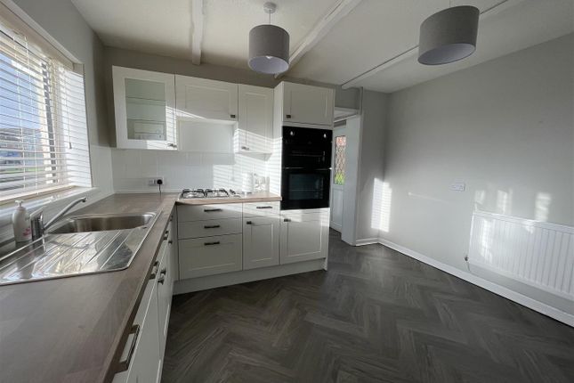 17, Pen Y Bryn, Llanelli photo 2