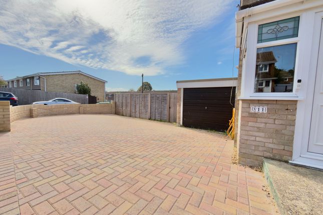 11 Ticonderoga Gardens, Southampton photo 2