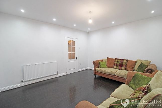 Powis Avenue, Tipton photo 4