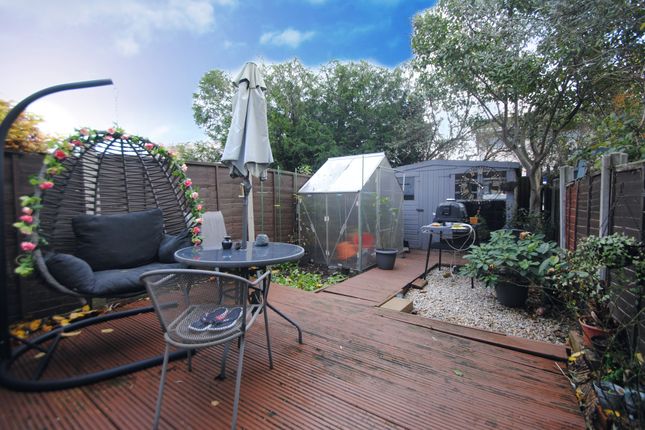 38, Falcon Avenue, Grays photo 2