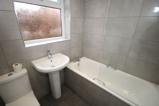 1, Westland Close, Sheffield photo 5