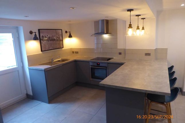 Priory Row, Carmarthen photo 4