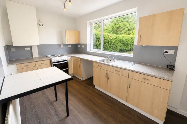 35, Warrington photo 5