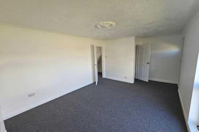 12, Huxley Close, South Shields photo 4