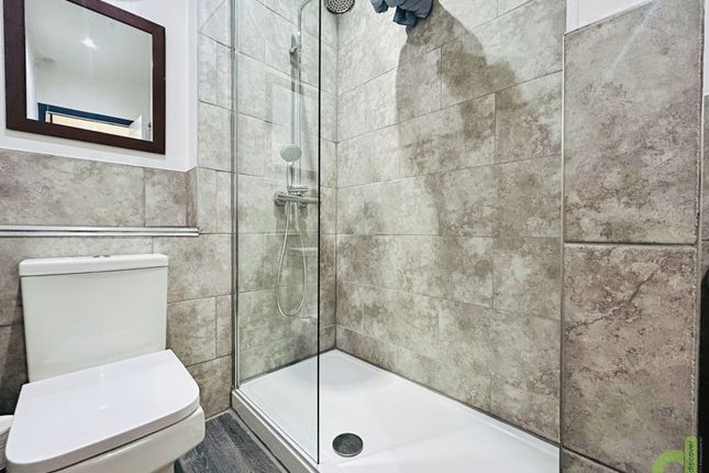 2 Butler Street, Blackburn photo 3
