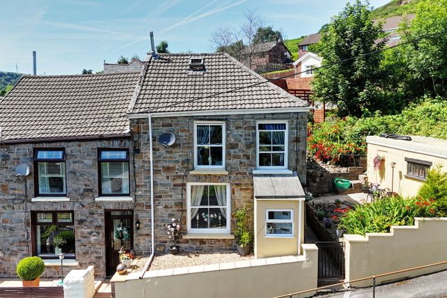 6, Red Rose Hill, Pentre photo 2