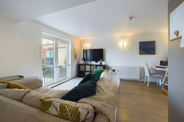 Flat for sale in Flat 20, Uplands House, Four Ashes Road, Cryers Hill, High Wycombe