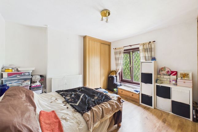 24 Moor Valley, Sheffield photo 4