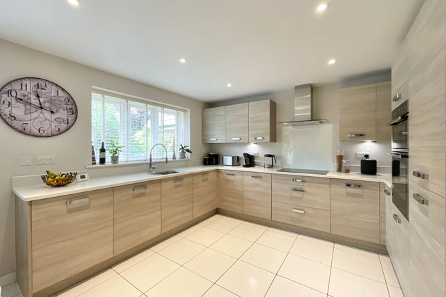 5 Weaver Brook Way, Nantwich photo 3