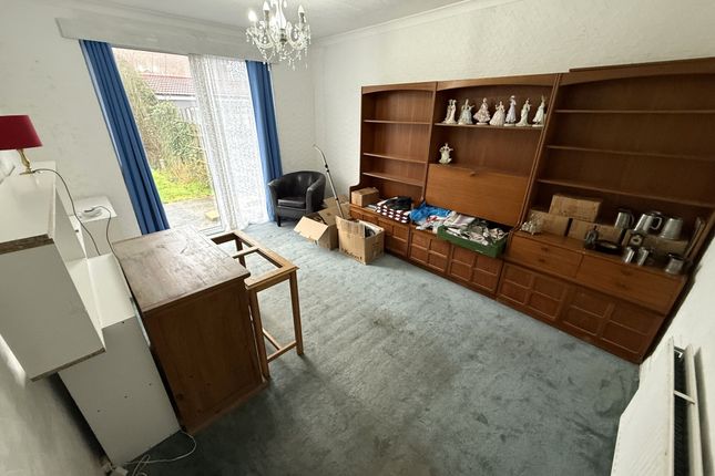 4, Islip Gardens, Northolt photo 2