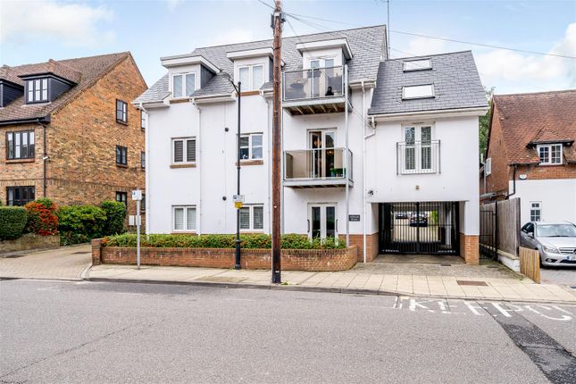 Thumbnail Flat for sale in Allbrook House, Lower Road, Chorleywood