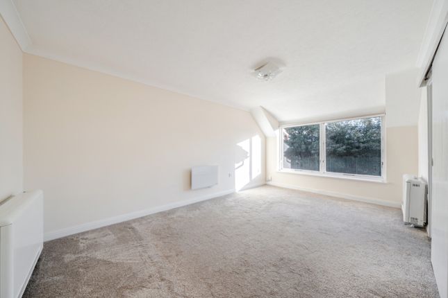 Queens Court, Grimsby photo 3