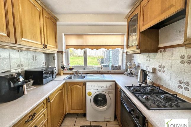 4 Bush Bach, Tredegar photo 3