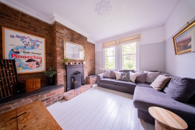 2 Thorn Grove, Altrincham photo 3