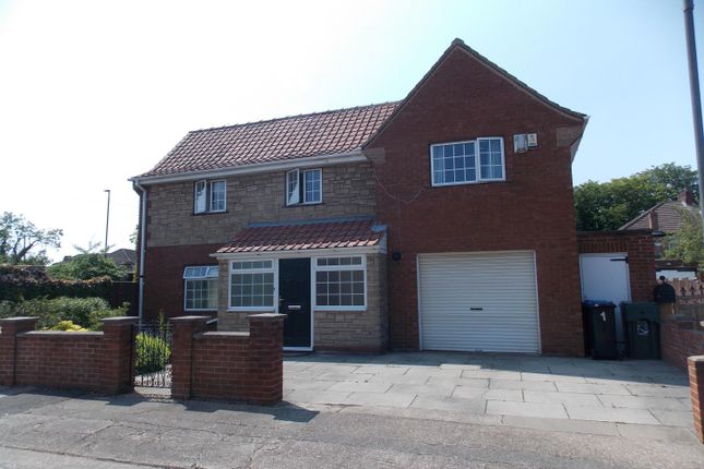 3 bed detached house to rent in Reigate Avenue, Middlesbrough TS5