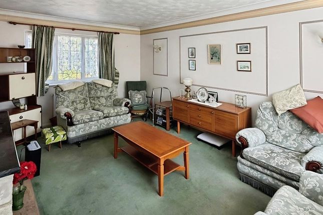 8, Hollycroft Road, Wisbech photo 2