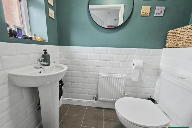 8, Greenhouse Close, Northampton photo 4