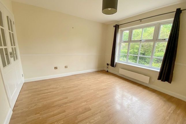 Queensbury Place, Camberley photo 3