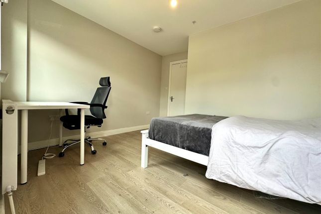 Bedroom 2.Jpg