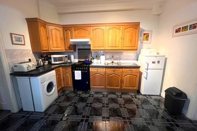 Flat for sale in Albemarle Crescent, Scarborough