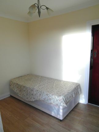 38A, Drayton Gardens, West Drayton photo 2