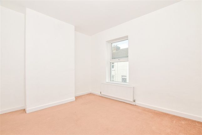 Thornhill Place, Maidstone photo 2