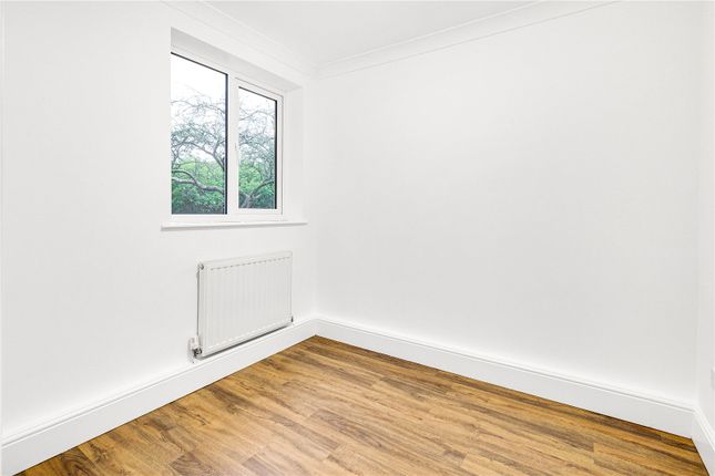 36, Top House Rise, London photo 4