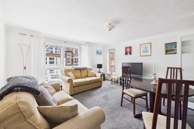 5 Alfred Court, Alfred Road, Cromer photo 2