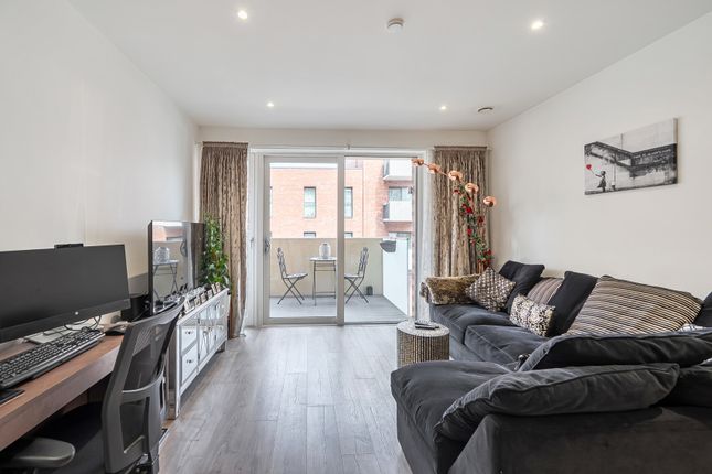 Flat 8,, Woodlark Apartments, London photo 3