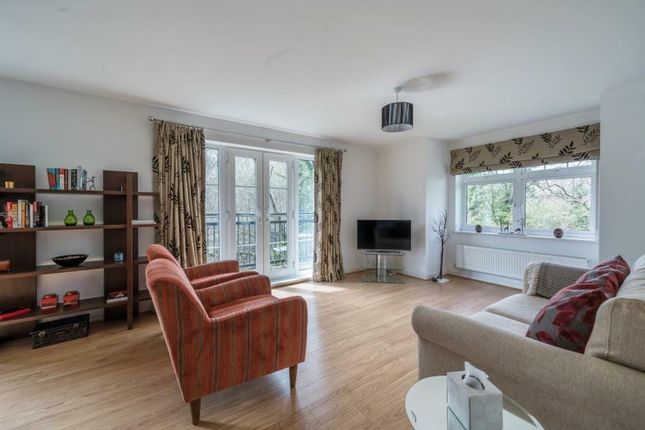 43 Sandhills Court, Sandhills Lane, Virginia Water photo 2