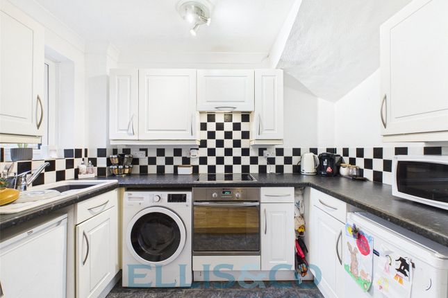 6, Horizon Close, Kent photo 2