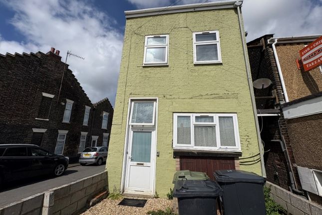 5-bed flat on 17 Wisbech Road, King's Lynn, £180,000