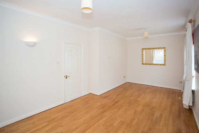 Detached house to rent in Milliners Court, Lattimore Road, St Albans, Herts