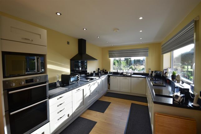 Detached bungalow for sale in Trent Lane, South Clifton, Newark