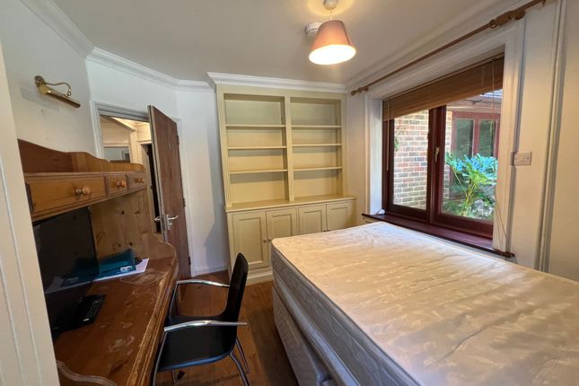 Shared accommodation to rent in Sparkford Road, Winchester