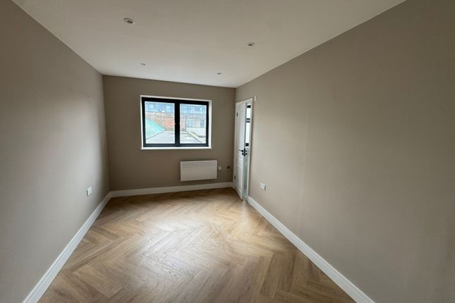 Flat 3, 202A Marlowes, Hemel Hempstead photo 4