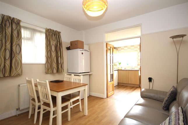 Room to rent in Forest View Road, London