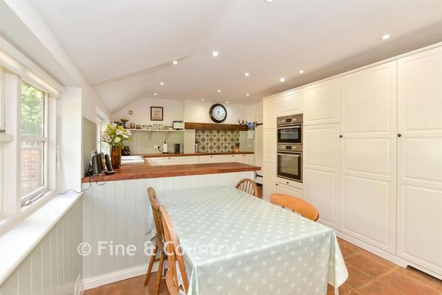 Coneycroft, 115 Lambourne Road, Chigwell photo 4