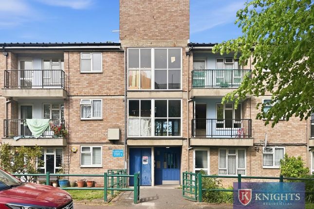 27, St Josephs Road, Edmonton photo 3