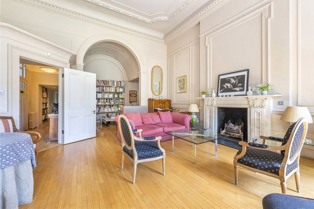 Flat for sale in Cleveland Square, Bayswater