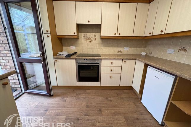 6, Fleming Court, Telford photo 3