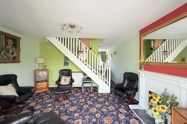 10, Smallshaw Fold, Ashton-Under-Lyne photo 2